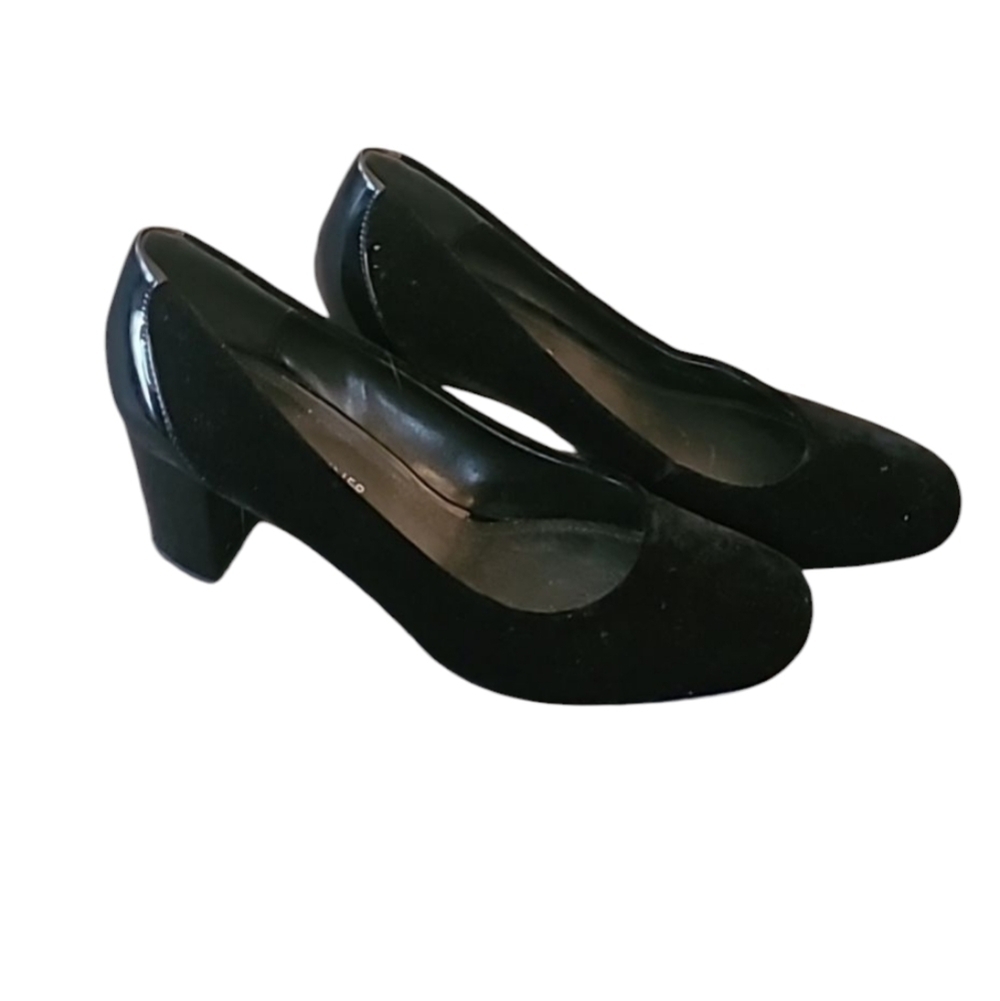 Donald Pliner black Palace velvet black heels with patent heels sz 8 SH331
